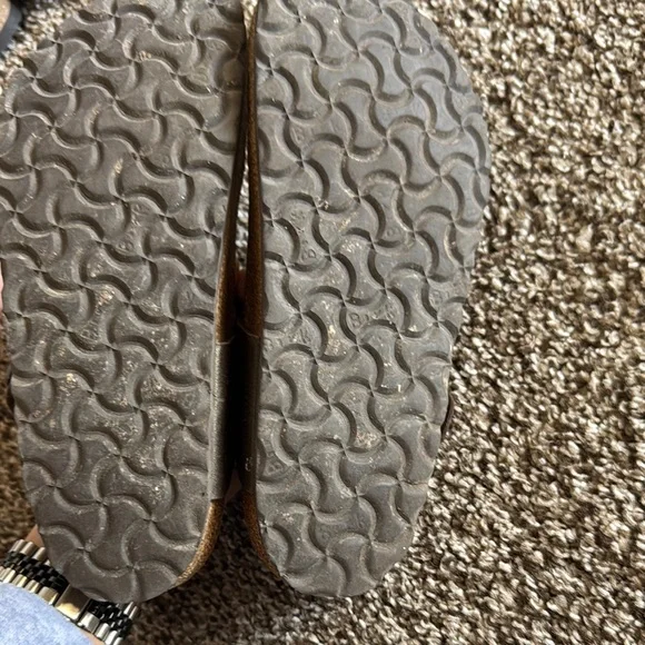 Brown slipper - Picture 3 of 4